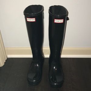 BLACK KNEE HIGH HUNTER BOOTS!!!!!